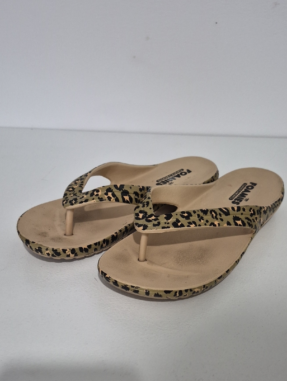 SKETCHERS FOAMIES WOMEN'S LEOPARD PRINT FLIP FLOP
